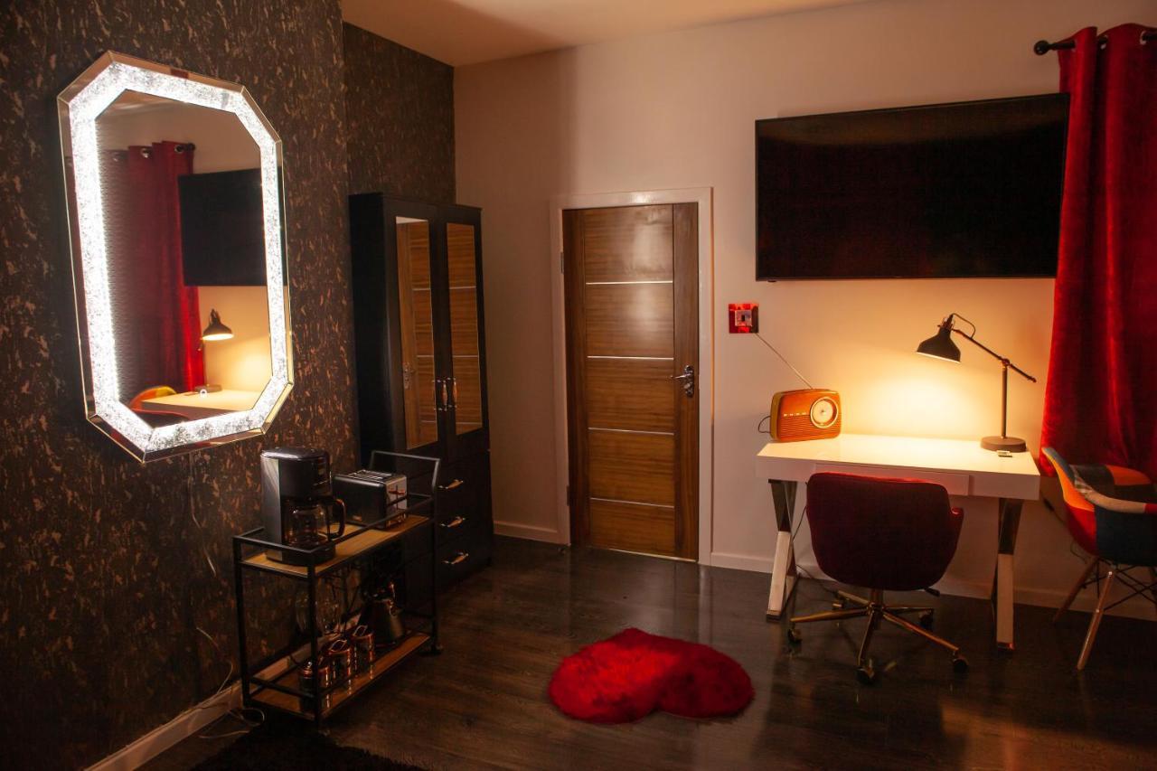 Opulent 1 Bedroom Cosy Suite เบอร์มิงแฮม ภายนอก รูปภาพ